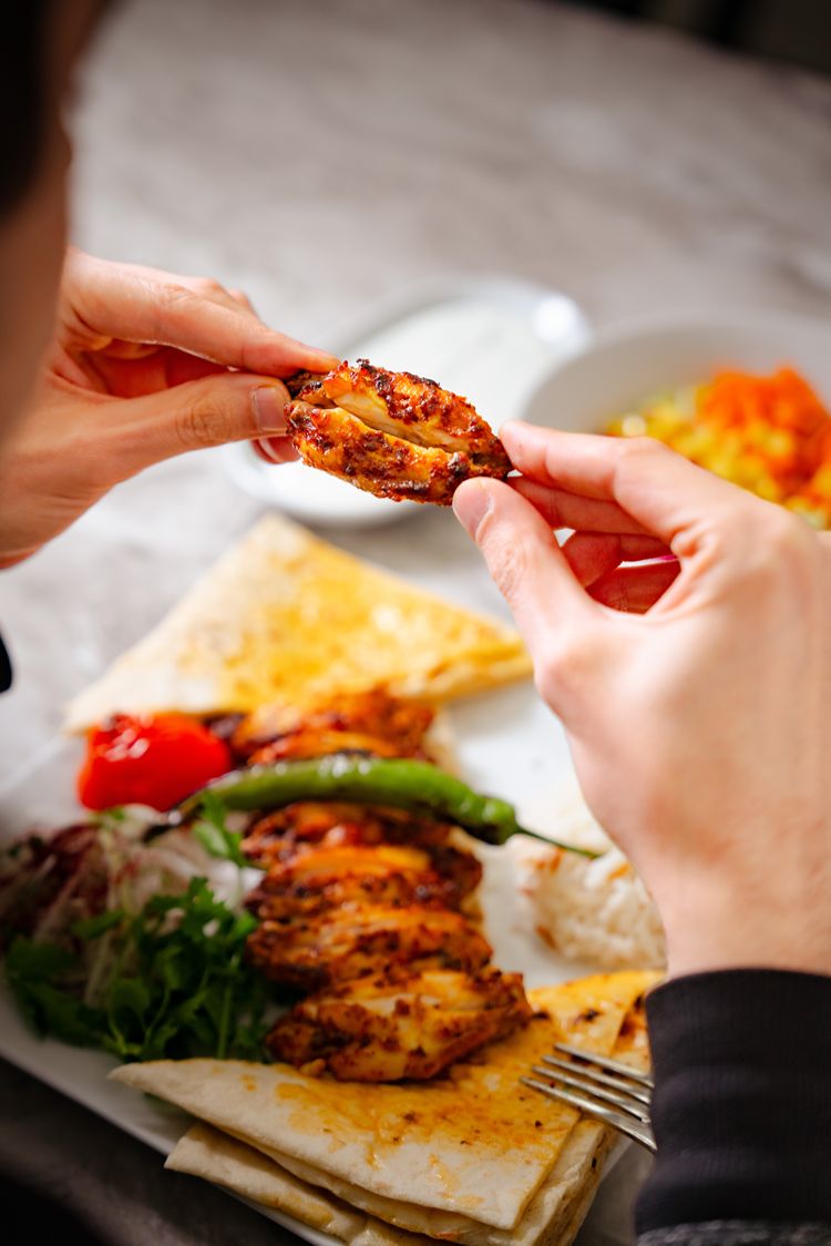 Beyazsaray kebap sunumu